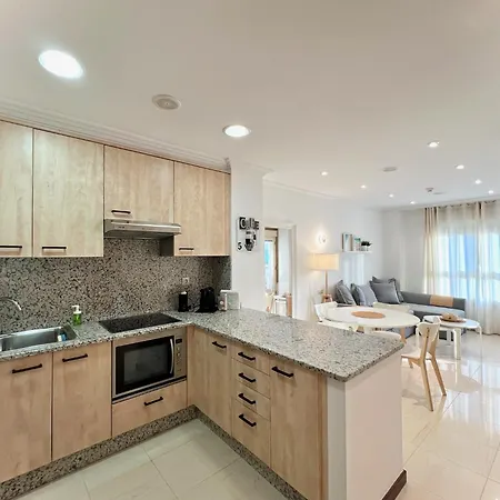 Bright And Cozy With Pool And Jacuzzi And Near Fuengirola