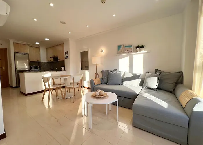 Apartment Bright And Cozy With Pool And Jacuzzi And Near