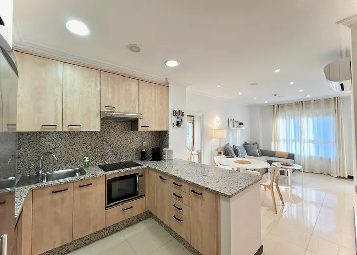 Bright And Cozy With Pool And Jacuzzi And Near Fuengirola