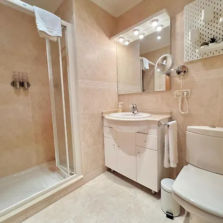 公寓 Bright And Cozy With Pool And Jacuzzi And Near *